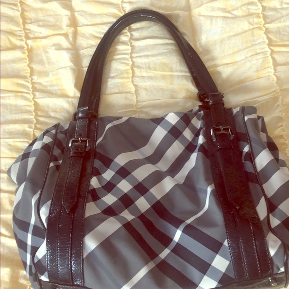 Burberry Victoria